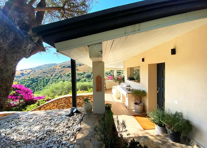 Mariposa Exclusive Private Pool Вилла Будони